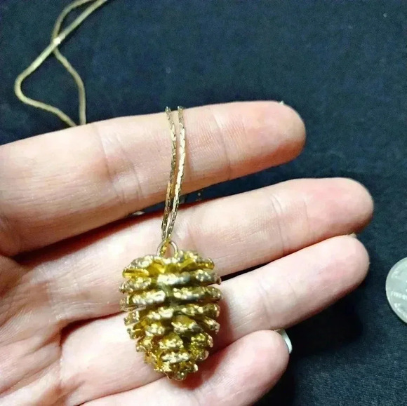Gold Pinecone pendant and earrings set - Picture 2 of 8